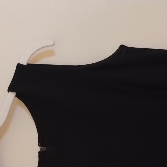 TALBOTS "LITTLE BLACK DRESS" SLEEVELESS, SLIGHT SCOOP NECK,SZ 6P, EUC - Picture 5 of 10